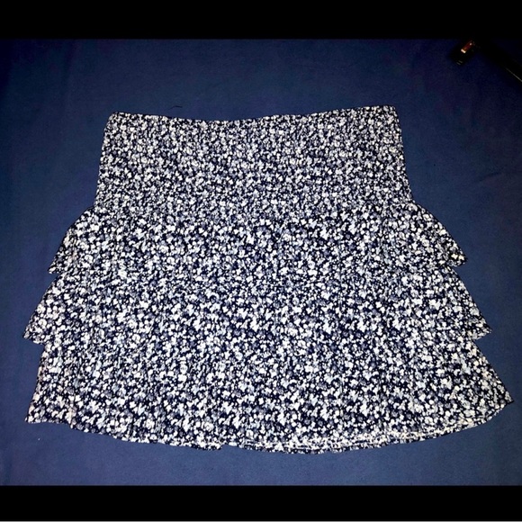 Michael Kors ruffled skirt - Picture 1 of 1